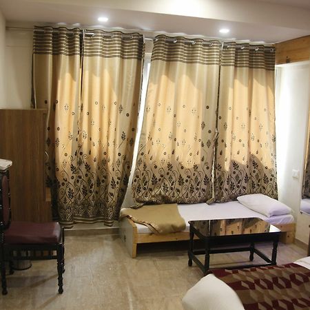 Hotel Al Saudia Мумбай Екстериор снимка